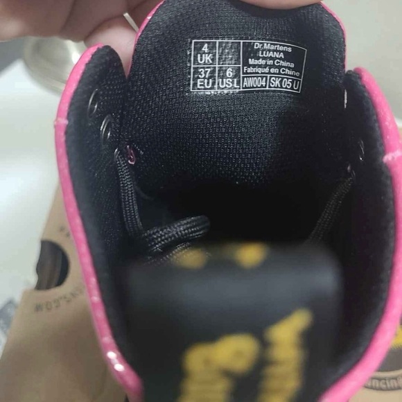 RARE! Dr. Martens Hot Pink Glitter Boots – Size 6 – New In Box - Picture 4 of 11